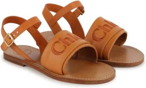 Chloé Kids Leren sandalen met geborduurd logo Bruin