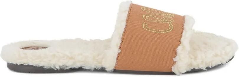 Chloé Kids Sandalen met geborduurd logo en lammy-effect Beige