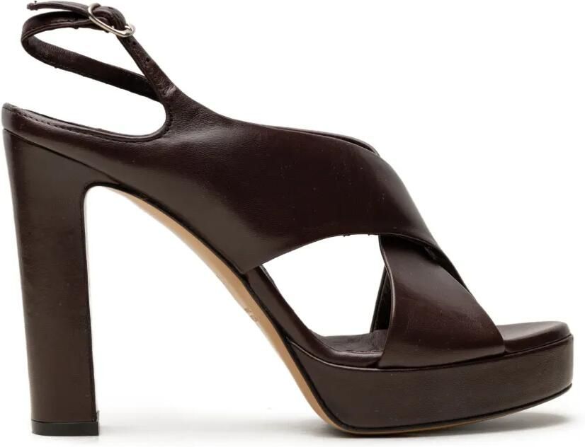 CHUCKIES Sandalen met gekruiste bandjes Bruin