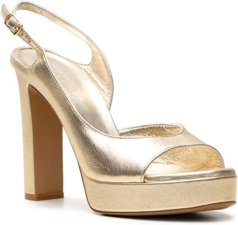 CHUCKIES Sandalen met plateauzool Goud