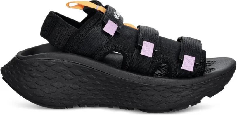 Columbia Konos Elevate sandalen met plateauzool en klittenband Zwart