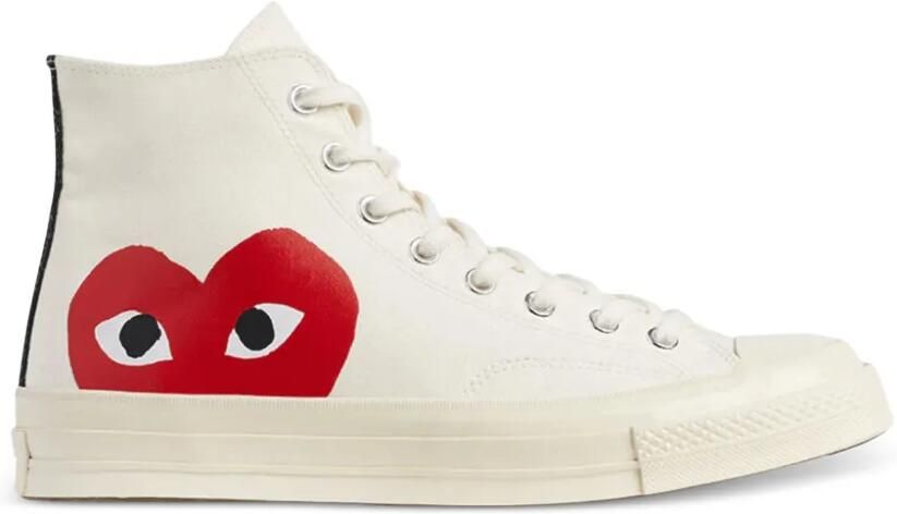 Comme Des Garçons Play x Converse Sneakers met hartprint Beige