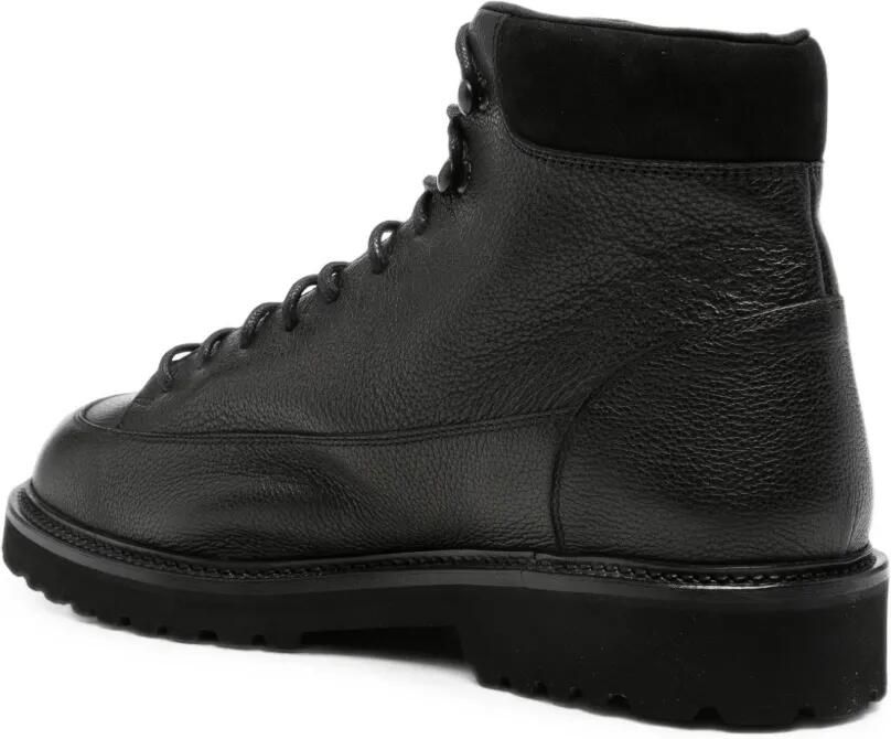 Common Projects Leren enkellaarzen met vetersluiting en textuur Zwart - Foto 2