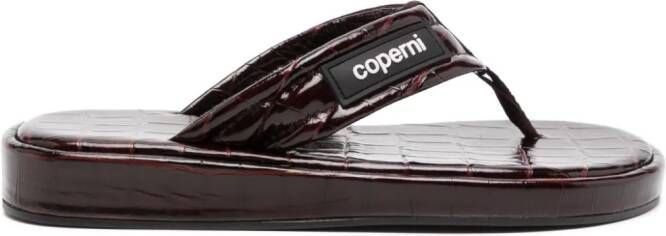 Coperni Teenslippers met krokodillen-reliëf Bruin