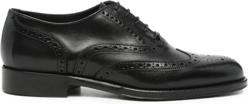 Corneliani Leren veterschoenen met brogue detail Zwart
