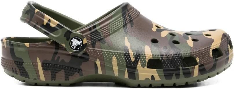 Crocs Classic klompen met camouflage-print Groen