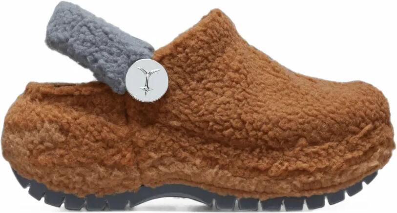 Crocs Classic Mega Crush clogs Bruin