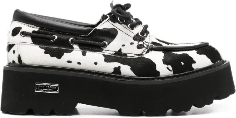 Cult Loafers met plateauzool en koeienprint Wit