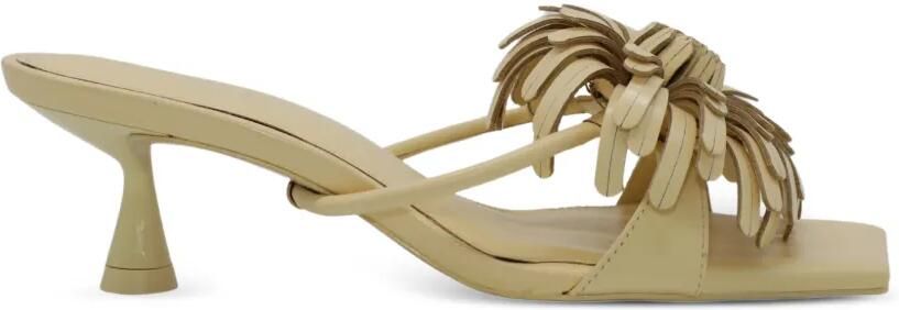 Cult Gaia Alora sandalen met bloemen-applicatie en hak Beige