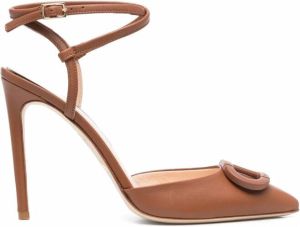 Dee Ocleppo Pandora pumps met logoplakkaat Bruin