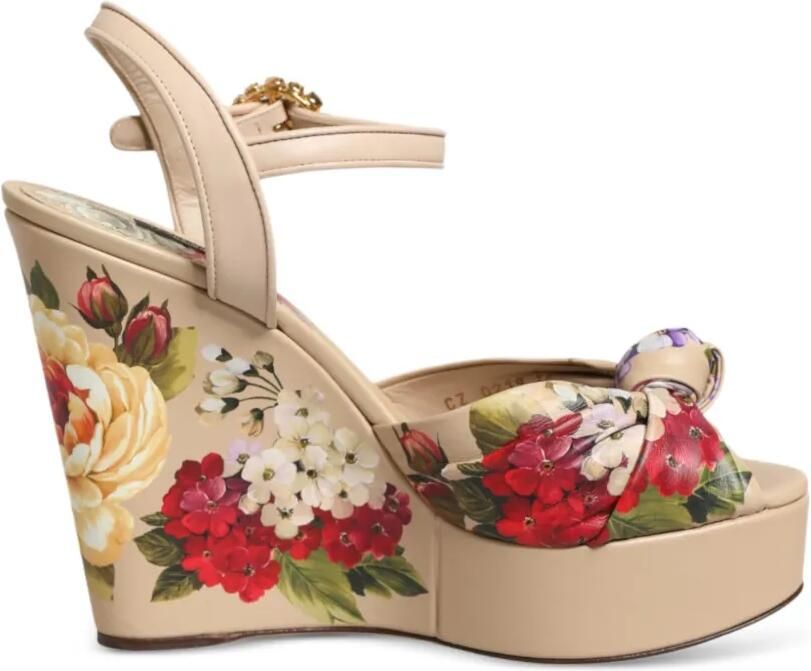 Dolce & Gabbana Sandalen met sleehak en bloemenprint Beige