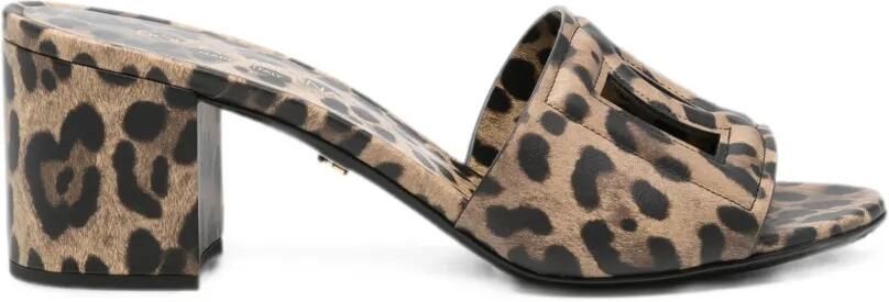 Dolce & Gabbana Sandalen met luipaardprint en uitgesneden logo Beige