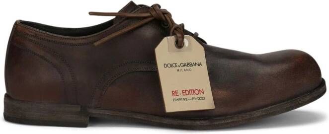 Dolce & Gabbana Leren derby schoenen met logo-label Bruin