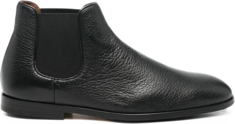 Doucal's grained leather Chelsea boots Zwart