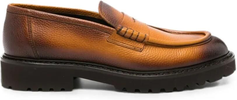 Doucal's Loafers met chunky zool Bruin
