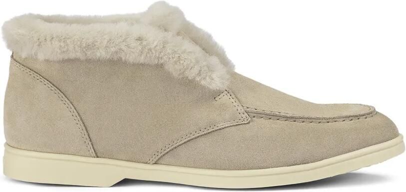 Doucal's shearling-trim suede desert boots Beige