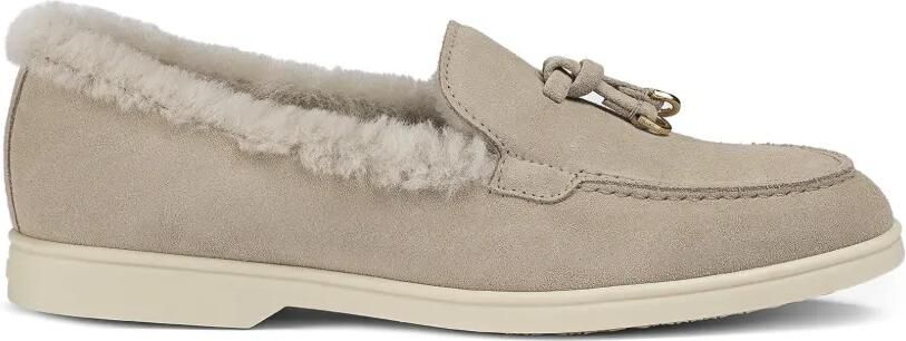 Doucal's Loafers met lammy afwerking en kwastje Beige