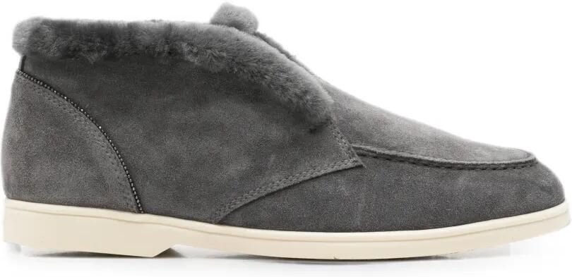 Doucal's Suède loafers met lammy afwerking Grijs