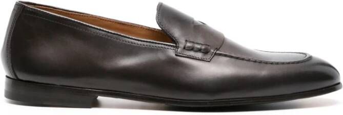 Doucal's Lakleren loafers Bruin