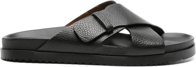 Doucal's Slippers met gekruiste bandjes Zwart