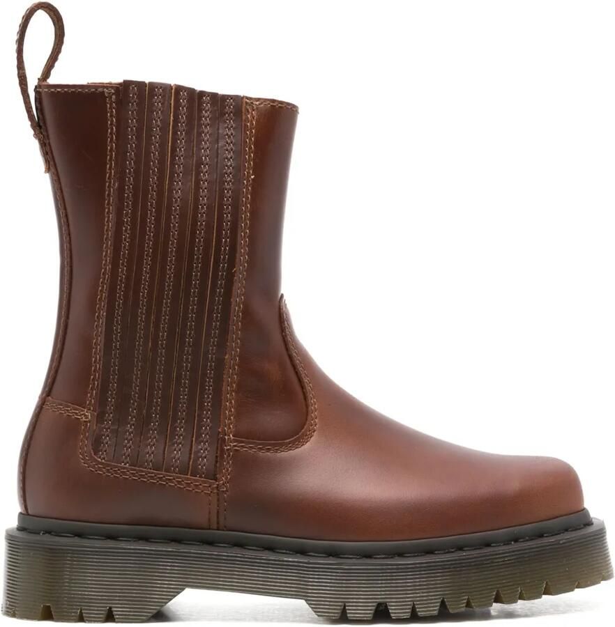 Dr. Martens Amaayah enkellaarzen Bruin