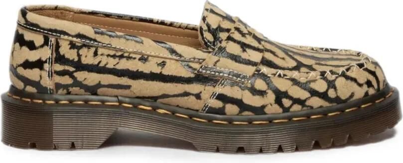 Dr. Martens Delapre penny loafers met dierenprint Beige