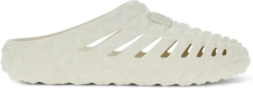 Ea7 Emporio Armani Slippers met studs Beige