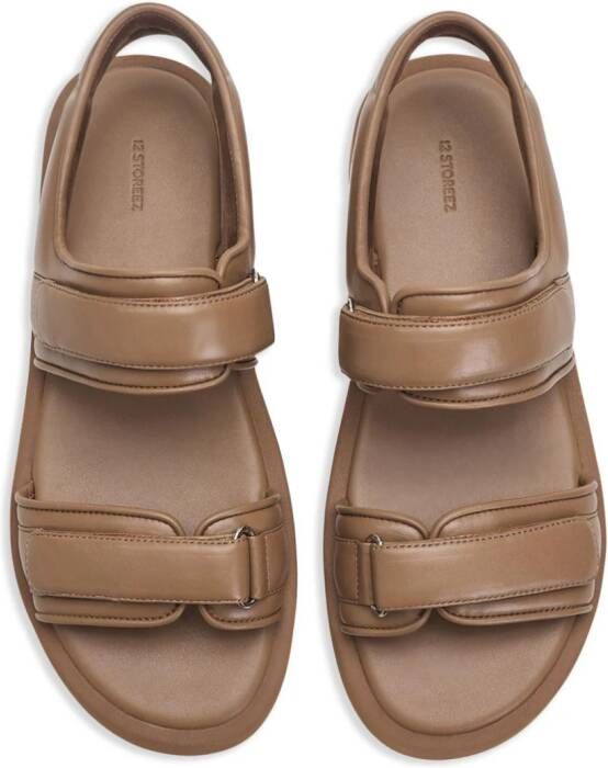 12 STOREEZ Gewatteerde leren sandalen Beige