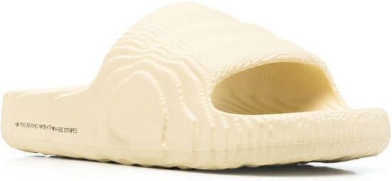adidas Adilette slippers met textuur Beige