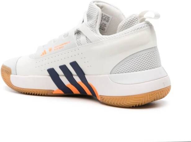 adidas D.O.N Issue 5 sneakers met mesh Wit