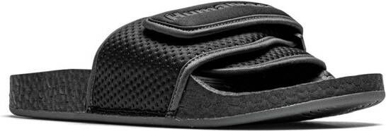 adidas HU Human Race slippers Zwart