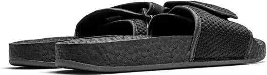 adidas HU Human Race slippers Zwart
