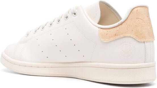 adidas Stan Smith Lux sneakers met geperforeerd logo Beige