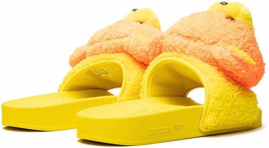 adidas x Jeremy Scott slippers met teddybeer Geel