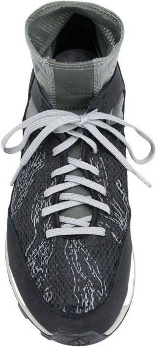 adidas x UNDEFEATED Adizero XT Boost sneakers Grijs