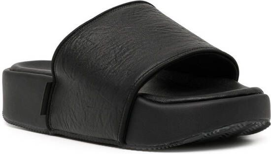 Y-3 "Black Black Core White" slippers Zwart