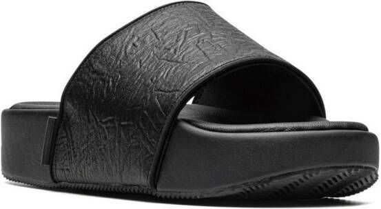 Y-3 "Black Black Core White" slippers Zwart