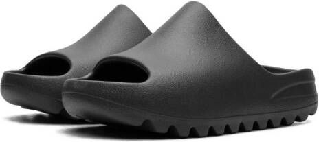 Adidas Yeezy Kids "Dark Onyx" slippers Grijs