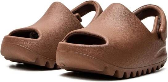 Adidas Yeezy Kids YEEZY Slide 'Flax' sandalen Bruin