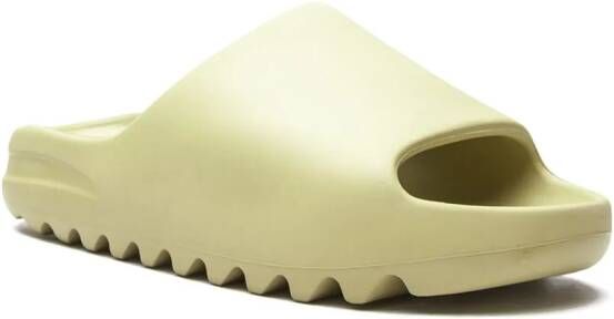 adidas Yeezy "Resin 2021" slippers Groen