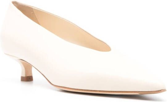 Aeyde Clara pumps met kitten hak Beige