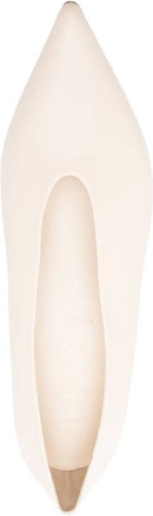 Aeyde Clara pumps met kitten hak Beige