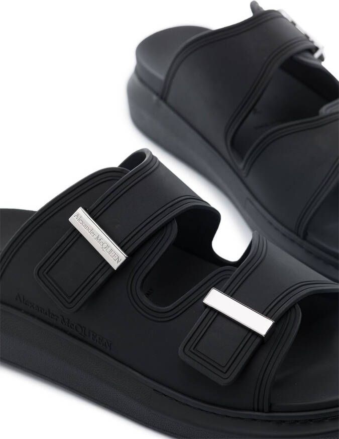 Alexander McQueen Hybrid oversized sandalen Zwart