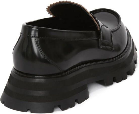 Alexander McQueen Loafers met geborduurd logo Zwart