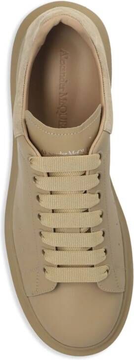 Alexander McQueen Oversized leren sneakers Beige