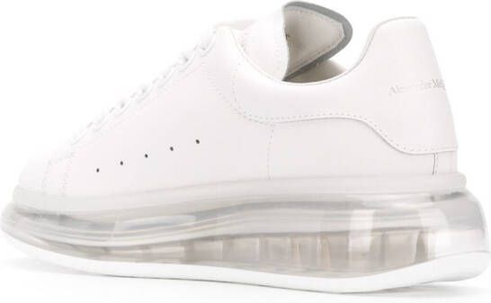 Alexander McQueen Oversized sneakers Wit