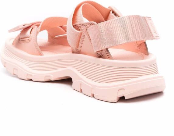 Alexander McQueen Sandalen met chunky zool Roze