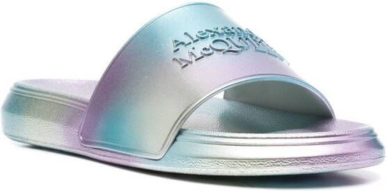 Alexander McQueen Slippers met logo reliëf Blauw