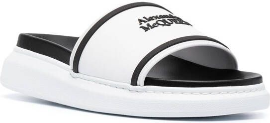Alexander McQueen Slippers met logo-reliëf Wit