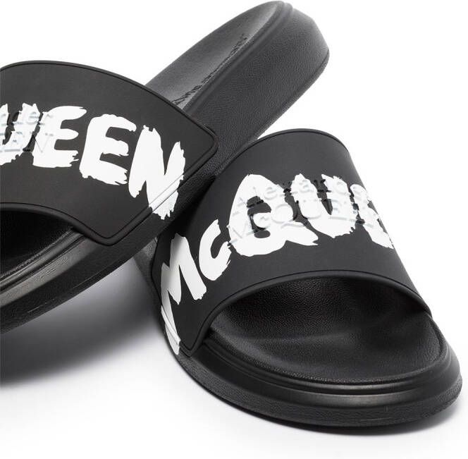 Alexander McQueen Slippers met logo Zwart